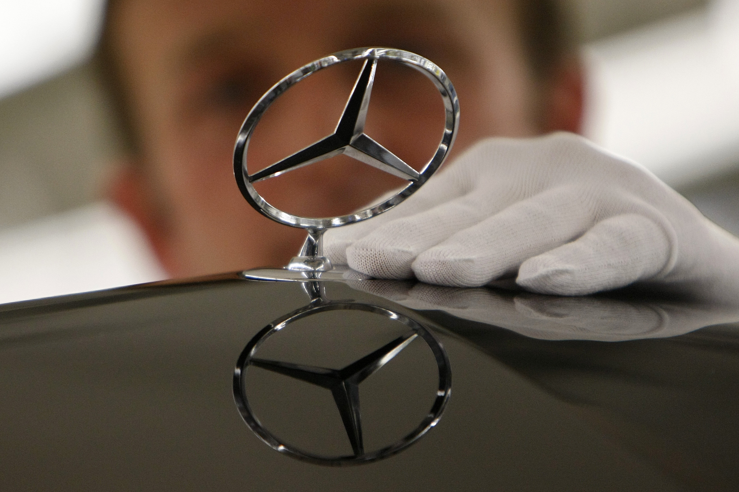 Χωρίς δικαιώματα ψήφου -πλέον- η συμμετοχή του Abu Dhabi στο μετοχικό κεφάλαιο της Daimler AG